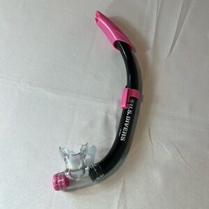 NWOT Pink and Black Snorkel